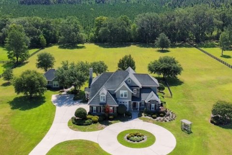 Casa en Alachua, Florida 6 dormitorios, 486.34 m2 № 2139147