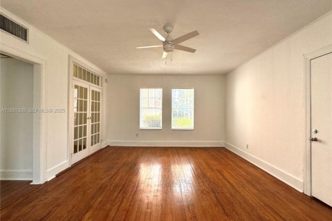 Condo in Miami Beach, Florida, 1 bedroom  № 1991275 - photo 3