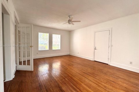 Condo in Miami Beach, Florida, 1 bedroom  № 1991275 - photo 4