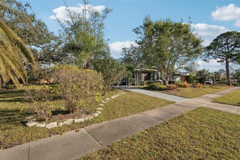 House in Sarasota, Florida 3 bedrooms, 131.18 sq.m. № 1545826 - photo 21