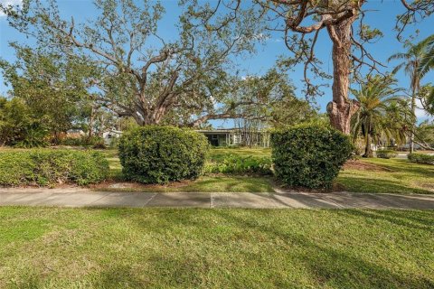 House in Sarasota, Florida 3 bedrooms, 131.18 sq.m. № 1545826 - photo 16