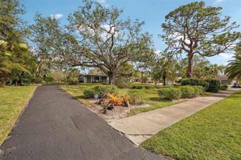 House in Sarasota, Florida 3 bedrooms, 131.18 sq.m. № 1545826 - photo 12