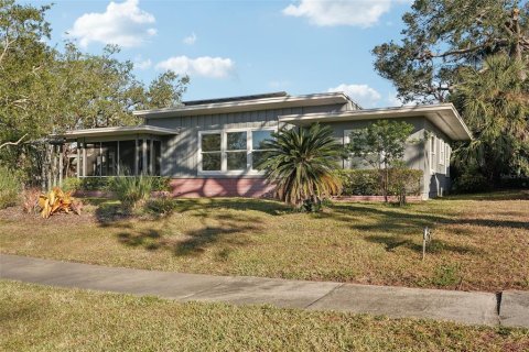 House in Sarasota, Florida 3 bedrooms, 131.18 sq.m. № 1545826 - photo 13