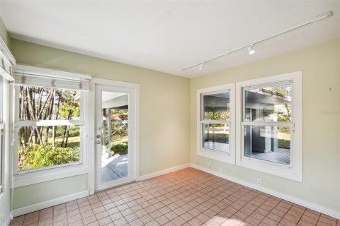 House in Sarasota, Florida 3 bedrooms, 131.18 sq.m. № 1545826 - photo 30