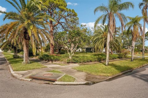 House in Sarasota, Florida 3 bedrooms, 131.18 sq.m. № 1545826 - photo 14