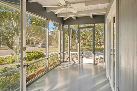 House in Sarasota, Florida 3 bedrooms, 131.18 sq.m. № 1545826 - photo 24