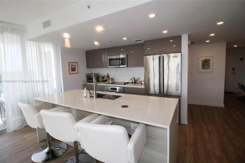 Condo in North Miami Beach, Florida, 2 bedrooms  № 1938792 - photo 6