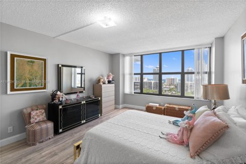 Copropriété à louer à Hallandale Beach, Floride: 1 chambre, 88.26 m2 № 1966848 - photo 12