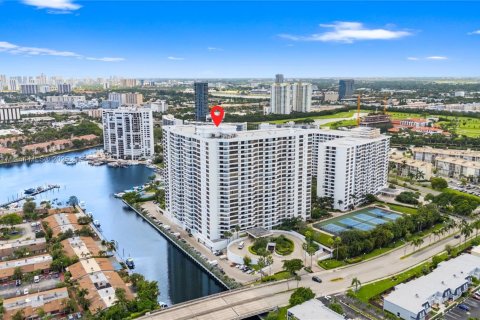 Copropriété à louer à Hallandale Beach, Floride: 1 chambre, 88.26 m2 № 1966848 - photo 29
