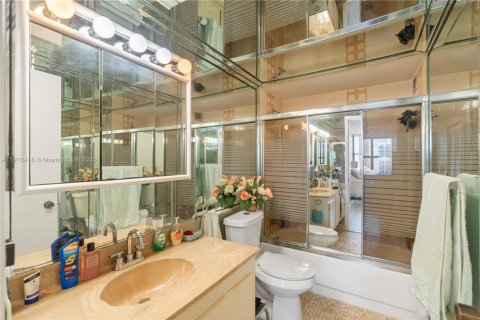 Copropriété à louer à Hallandale Beach, Floride: 1 chambre, 88.26 m2 № 1966848 - photo 16