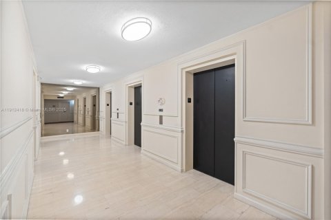 Copropriété à louer à Hallandale Beach, Floride: 1 chambre, 88.26 m2 № 1966848 - photo 3