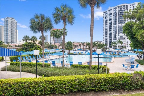 Copropriété à louer à Hallandale Beach, Floride: 1 chambre, 88.26 m2 № 1966848 - photo 22
