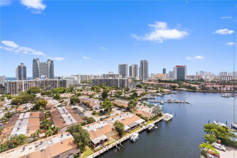 Copropriété à louer à Hallandale Beach, Floride: 1 chambre, 88.26 m2 № 1966848 - photo 20
