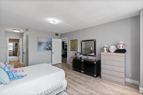 Copropriété à louer à Hallandale Beach, Floride: 1 chambre, 88.26 m2 № 1966848 - photo 14