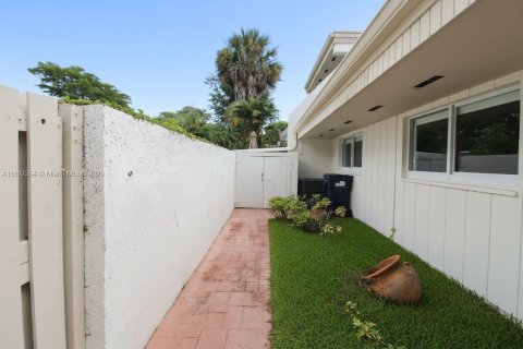Condo in Miami, Florida, 3 bedrooms  № 1944053 - photo 3