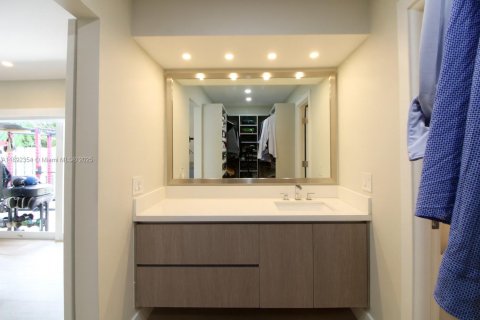 Condo in Miami, Florida, 3 bedrooms  № 1944053 - photo 20