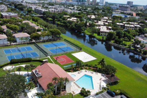 Condo in Miami, Florida, 3 bedrooms  № 1944053 - photo 30