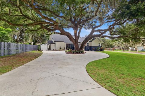 House in Leesburg, Florida 3 bedrooms, 239.97 sq.m. № 2277448