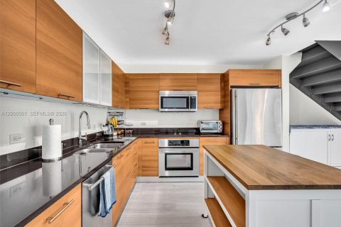 Купить кондоминиум в Майами, Флорида 1 спальня, 127.55м2, № 2172651 - фото 12