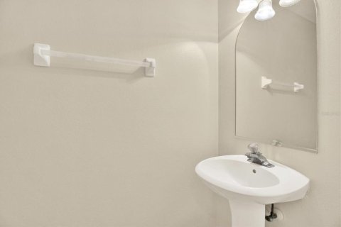 Townhouse in Tampa, Florida 2 bedrooms, 107.02 sq.m. № 1536552 - photo 11