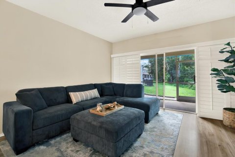 Townhouse in Tampa, Florida 2 bedrooms, 107.02 sq.m. № 1536552 - photo 10