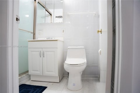 Condo in Miami Beach, Florida, 1 bedroom  № 2067905 - photo 12