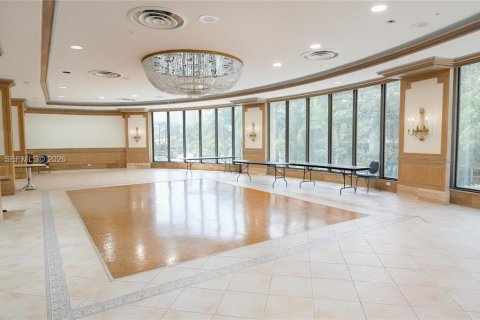 Condo in Miami Beach, Florida, 1 bedroom  № 2067905 - photo 19