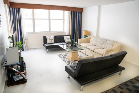 Condo in Miami Beach, Florida, 1 bedroom  № 2067905 - photo 7