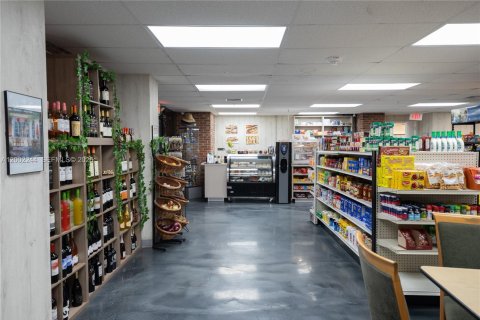 Condo in Miami Beach, Florida, 1 bedroom  № 2067905 - photo 24