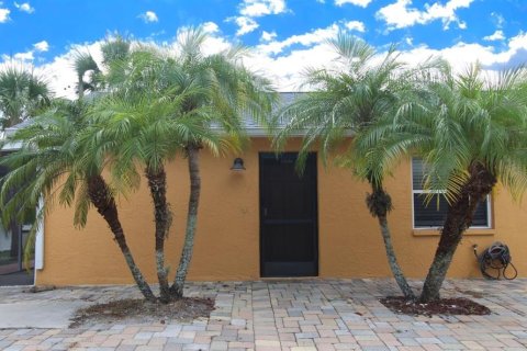 Apartment in Sarasota, Florida 2 bedrooms, 81.29 sq.m. № 1822808 - photo 1