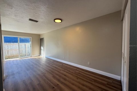 Commercial property in Ocala, Florida 8 bedrooms, 300.35 sq.m. № 2420290 - photo 8