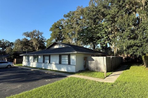 Commercial property in Ocala, Florida 8 bedrooms, 300.35 sq.m. № 2420290 - photo 2