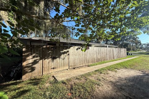 Commercial property in Ocala, Florida 8 bedrooms, 300.35 sq.m. № 2420290 - photo 29