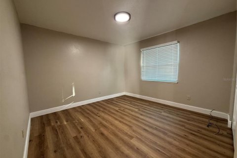 Commercial property in Ocala, Florida 8 bedrooms, 300.35 sq.m. № 2420290 - photo 12