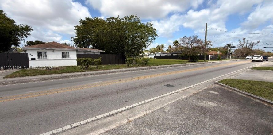 Terreno en Homestead, Florida № 2056994