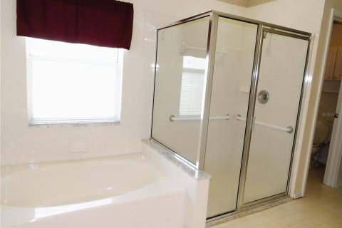 Casa en alquiler en Brandon, Florida, 4 dormitorios, 154.87 m2 № 1795856 - foto 12