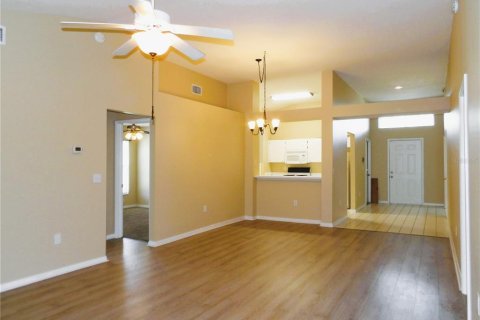 Casa en alquiler en Brandon, Florida, 4 dormitorios, 154.87 m2 № 1795856 - foto 7