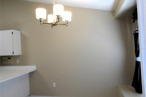 Casa en alquiler en Brandon, Florida, 4 dormitorios, 154.87 m2 № 1795856 - foto 6