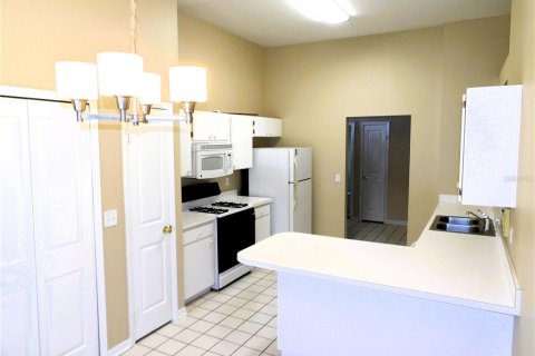 Casa en alquiler en Brandon, Florida, 4 dormitorios, 154.87 m2 № 1795856 - foto 5
