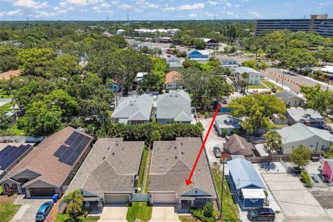 Casa en venta en Dunedin, Florida, 4 dormitorios, 201.23 m2 № 1826620 - foto 4