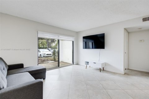 Condominio en venta en Hollywood, Florida, 2 dormitorios, 98.48 m2 № 1974180 - foto 11