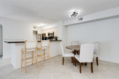 Condominio en venta en Hollywood, Florida, 2 dormitorios, 98.48 m2 № 1974180 - foto 8
