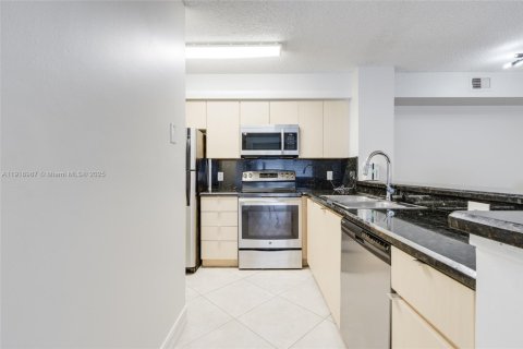 Condominio en venta en Hollywood, Florida, 2 dormitorios, 98.48 m2 № 1974180 - foto 16