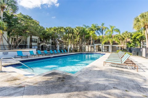 Condominio en venta en Hollywood, Florida, 2 dormitorios, 98.48 m2 № 1974180 - foto 2