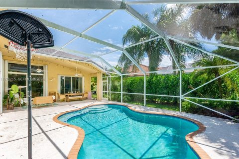 Villa ou maison à louer à Weston, Floride: 5 chambres, 233.09 m2 № 2042804 - photo 16