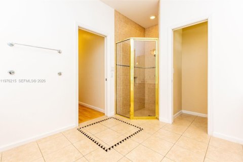 Villa ou maison à louer à Weston, Floride: 5 chambres, 233.09 m2 № 2042804 - photo 9