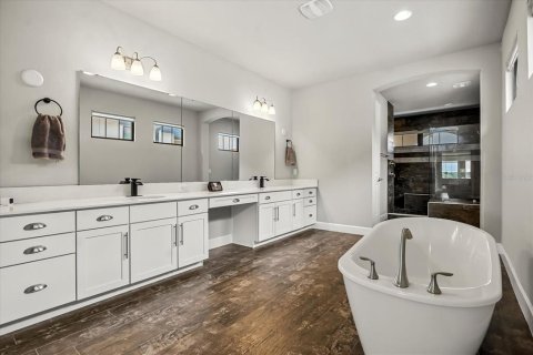 House in Orlando, Florida 4 bedrooms, 394.93 sq.m. № 1824744 - photo 23