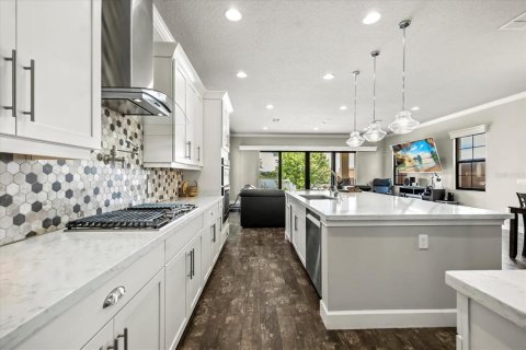 House in Orlando, Florida 4 bedrooms, 394.93 sq.m. № 1824744 - photo 11