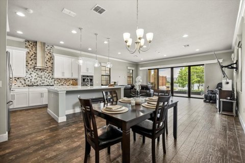 House in Orlando, Florida 4 bedrooms, 394.93 sq.m. № 1824744 - photo 10
