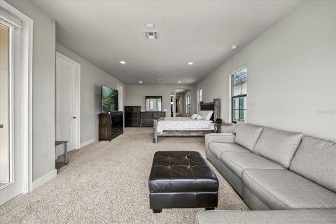 House in Orlando, Florida 4 bedrooms, 394.93 sq.m. № 1824744 - photo 24